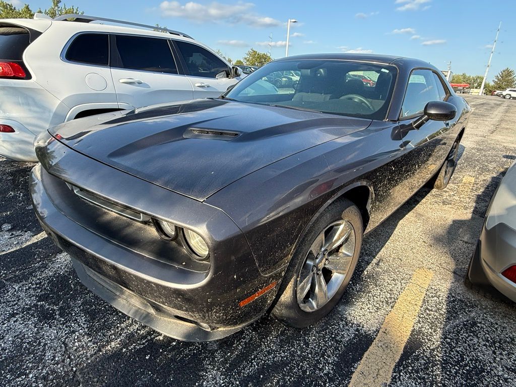 2015 Dodge Challenger SXT photo 2
