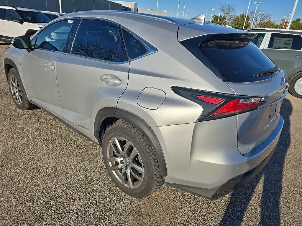 2015 Lexus NX 300h Luxury photo 4