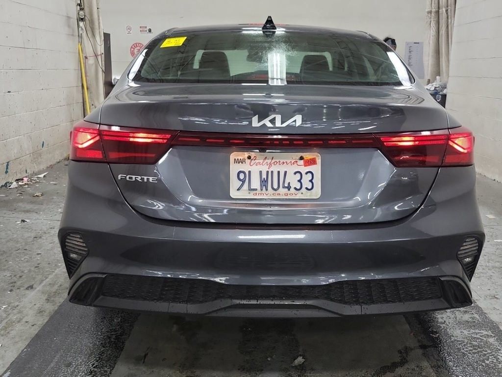 2024 Kia Forte LXS photo 3