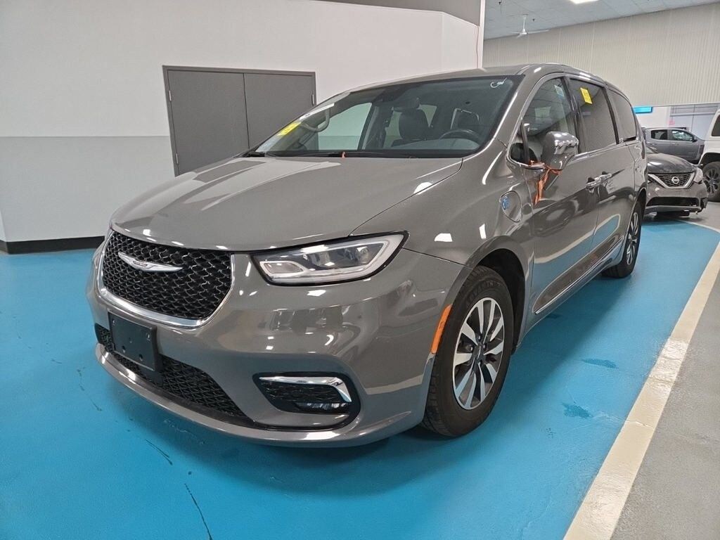 Used 2022 Chrysler Pacifica Hybrid Limited Minivan/Van