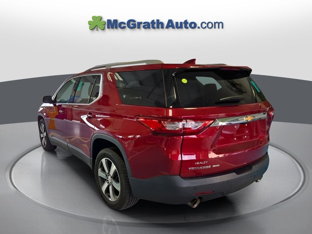 2018 Chevrolet Traverse 3LT photo 2