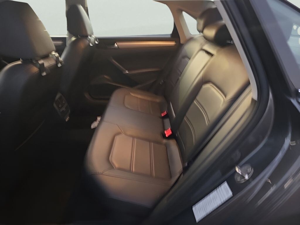 Used 2022 Volkswagen Passat 2.0T SE Sedan