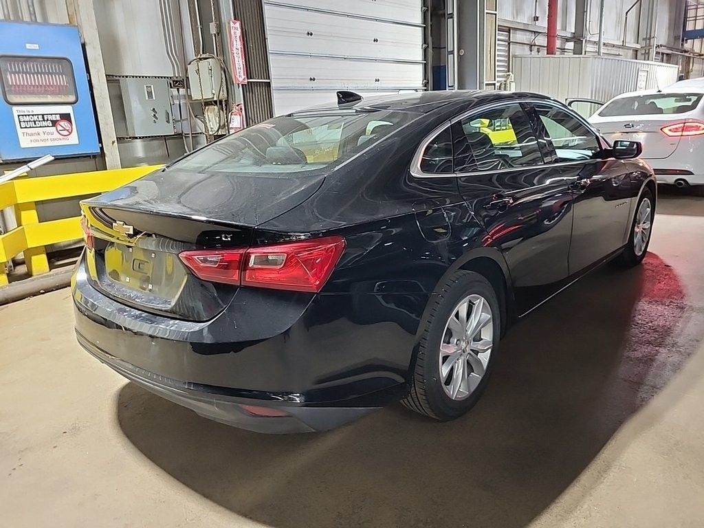 2024 Chevrolet Malibu 1LT photo 2