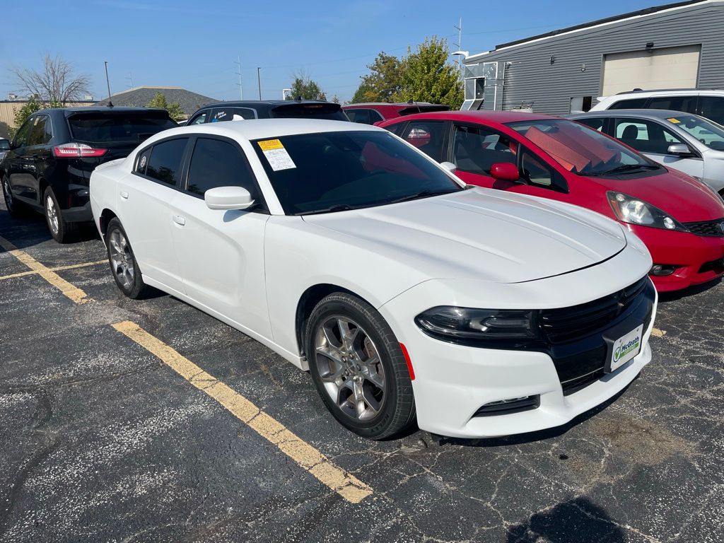2016 Dodge Charger SXT photo 2