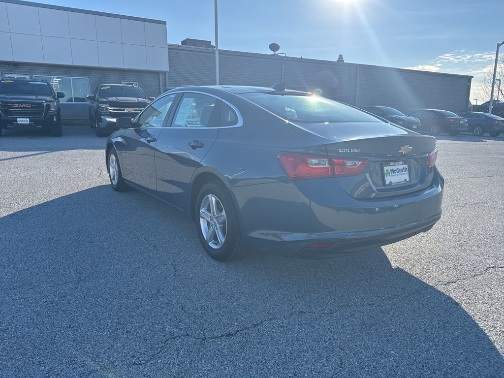 2024 Chevrolet Malibu 1LT photo 3