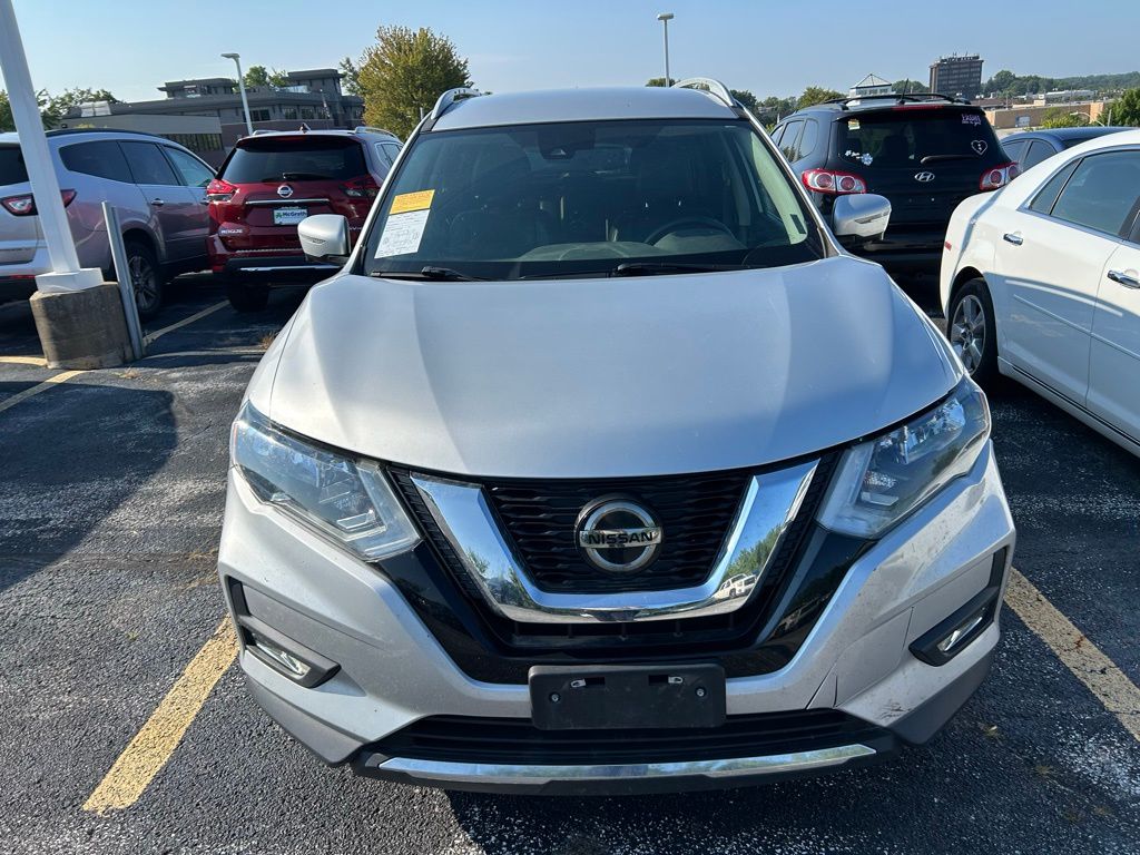 2019 Nissan Rogue SL photo 2