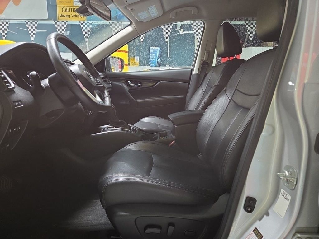 2020 Nissan Rogue SL photo 3