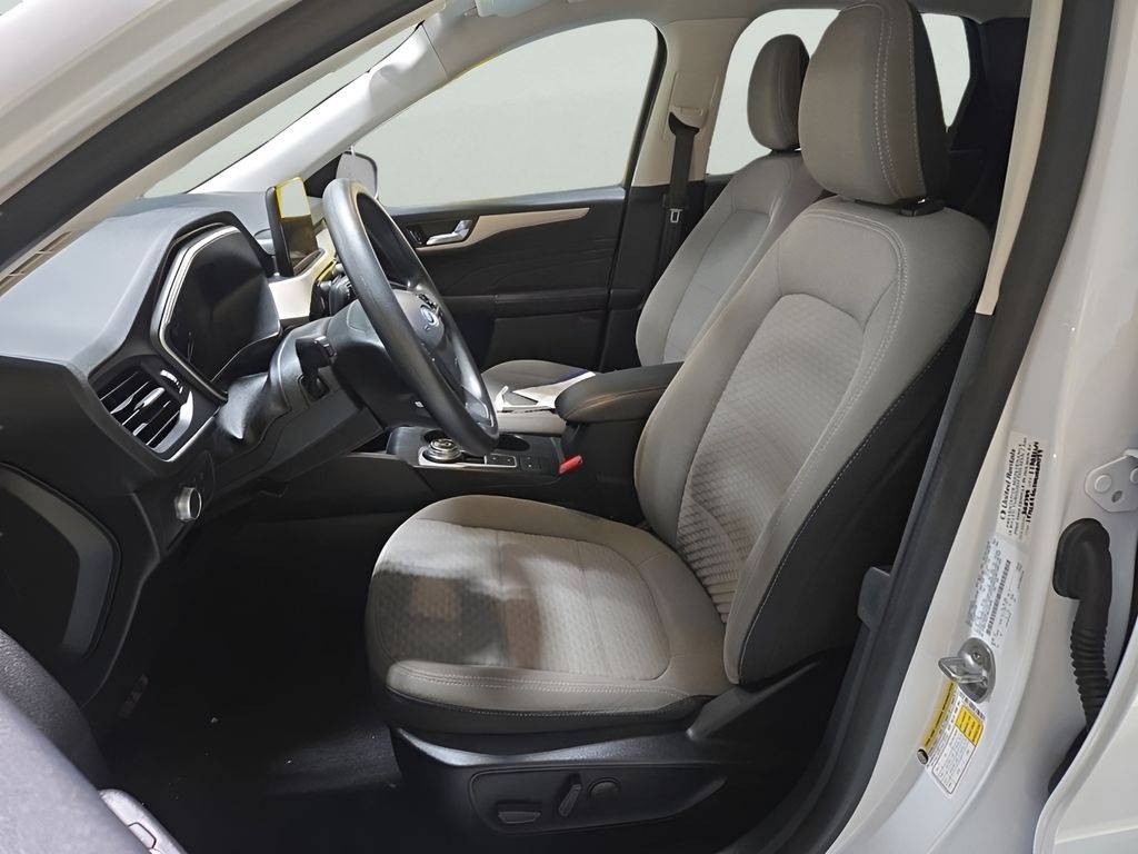 2021 Ford Escape SE photo 3