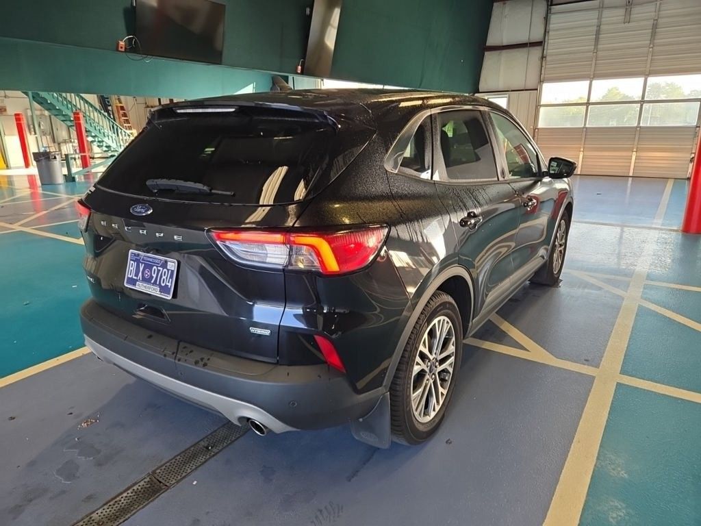 2022 Ford Escape Hybrid SEL photo 2