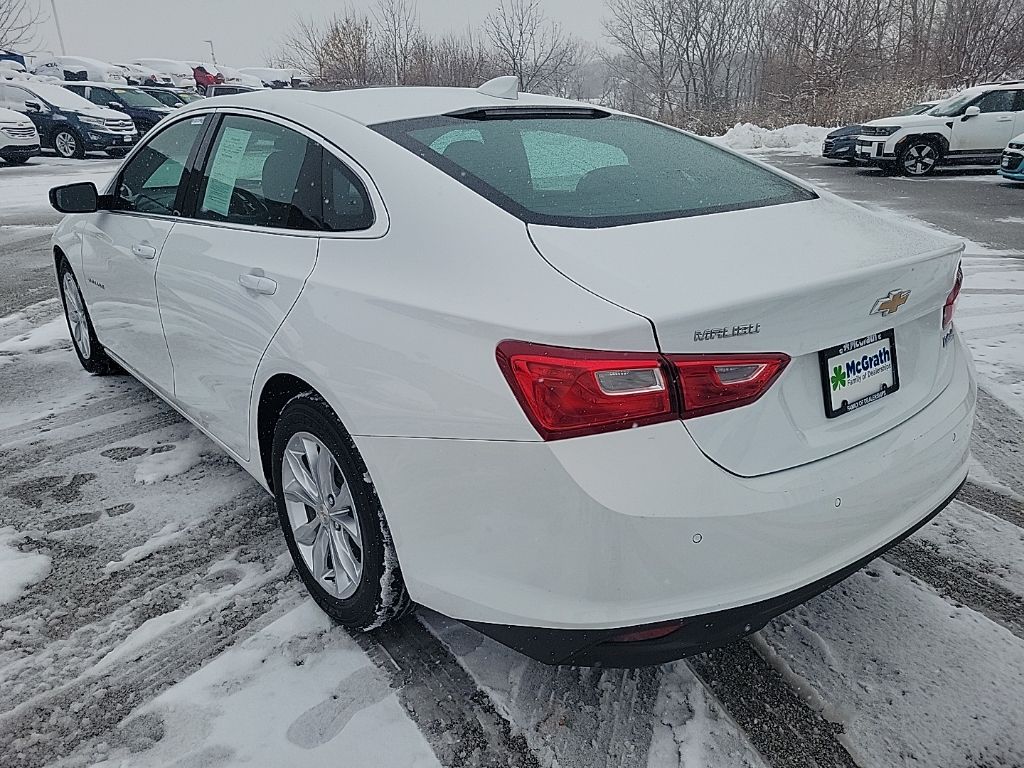 2024 Chevrolet Malibu 1LT photo 3