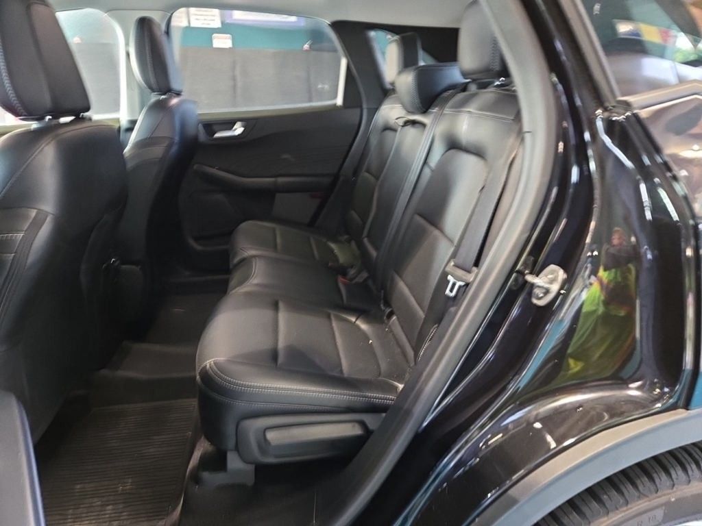 2022 Ford Escape Hybrid SEL photo 3