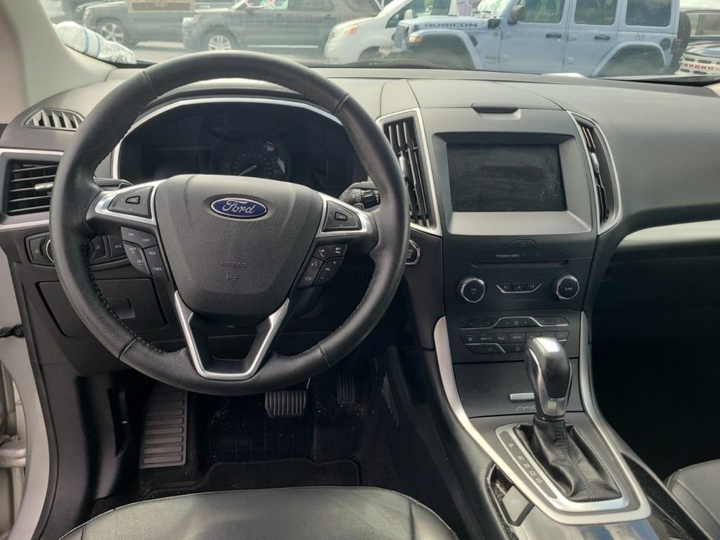 2016 Ford Edge SEL photo 3