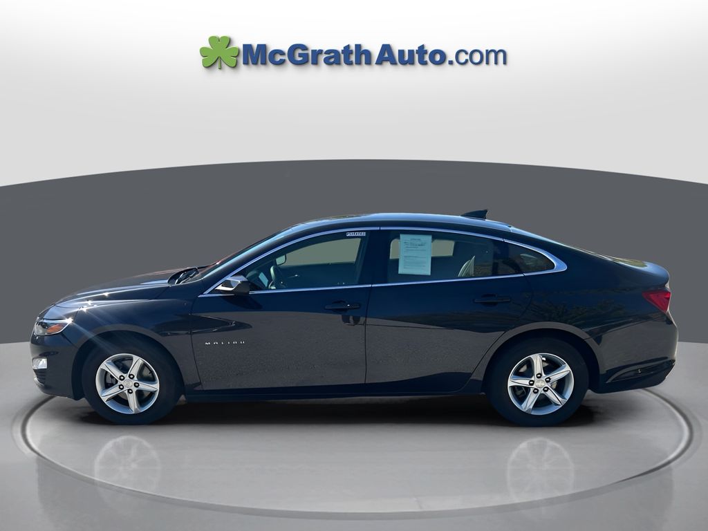 2022 Chevrolet Malibu LS photo 4