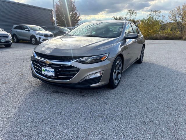 2024 Chevrolet Malibu 1LT photo 2
