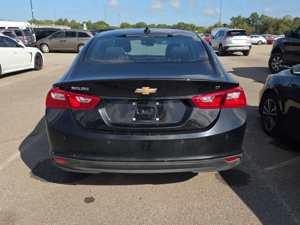 2024 Chevrolet Malibu 1LT photo 2