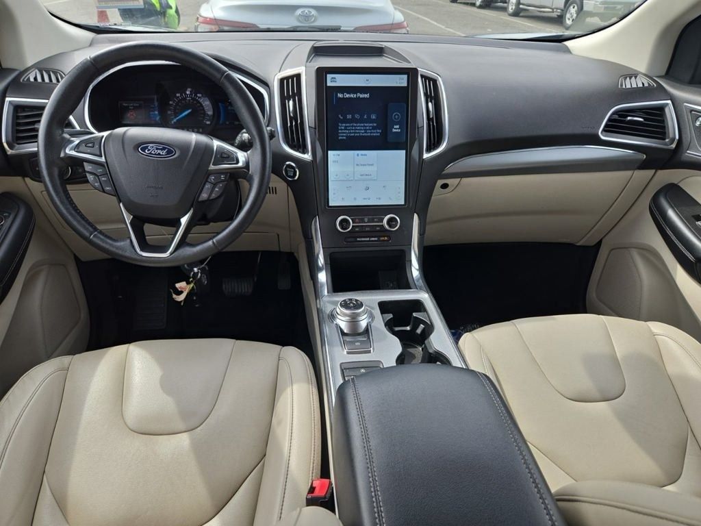 2021 Ford Edge Titanium photo 3