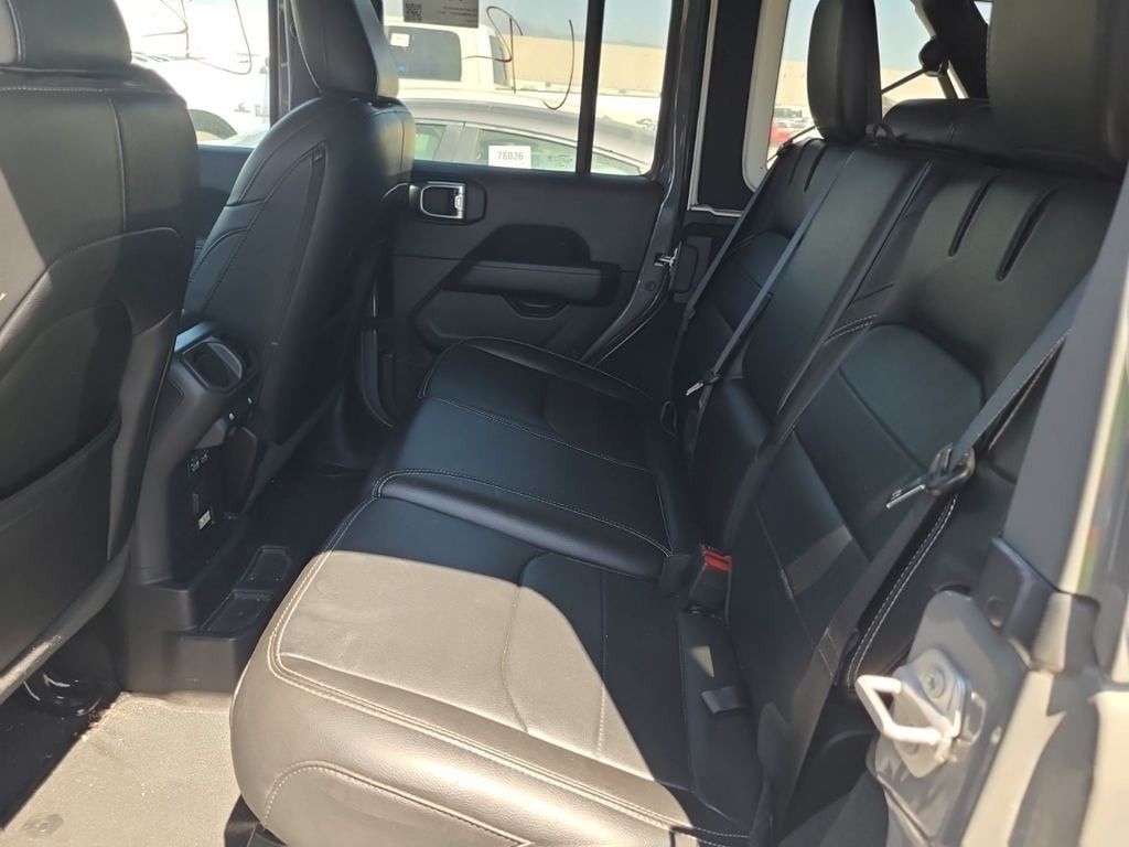 2022 Jeep Wrangler Unlimited Sahara 4xe photo 3