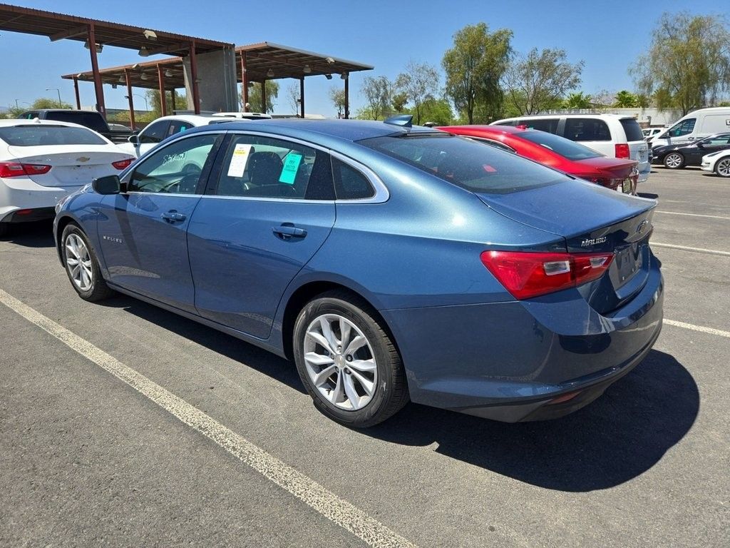2024 Chevrolet Malibu 1LT photo 3