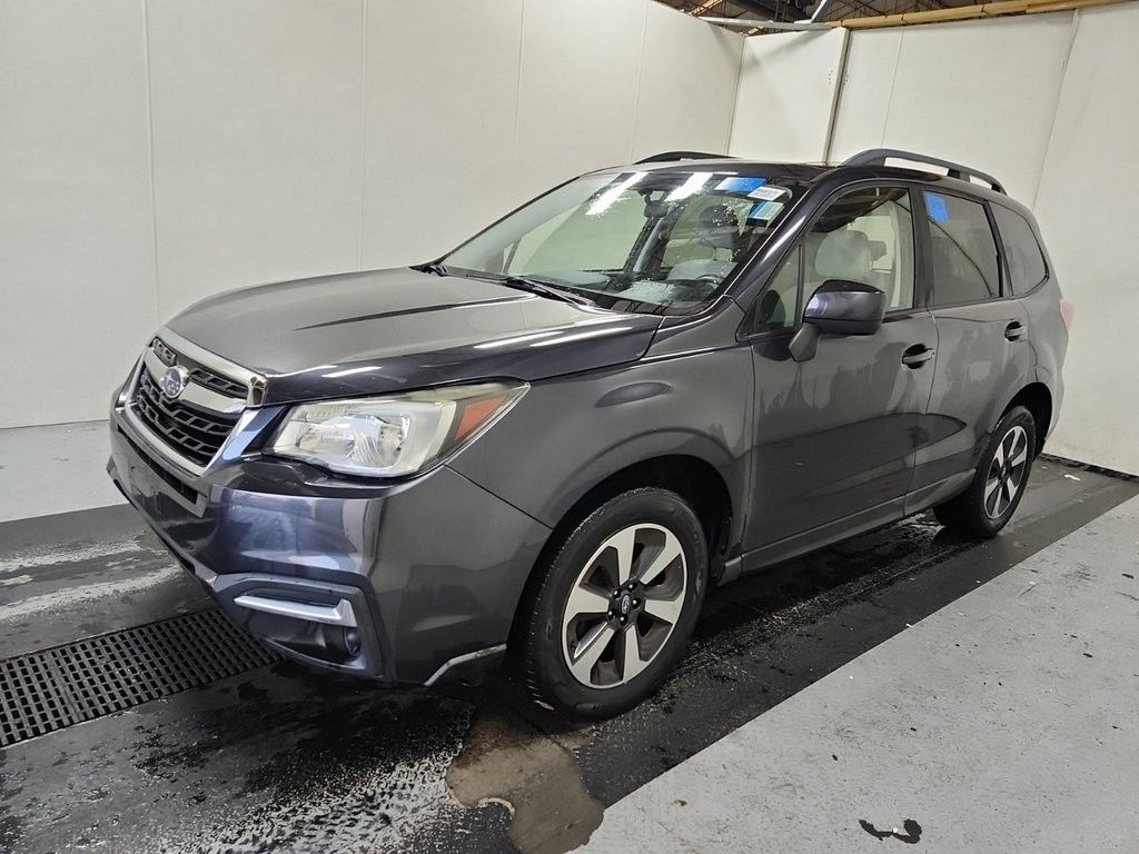 2017 Subaru Forester 2.5i Premium photo 2