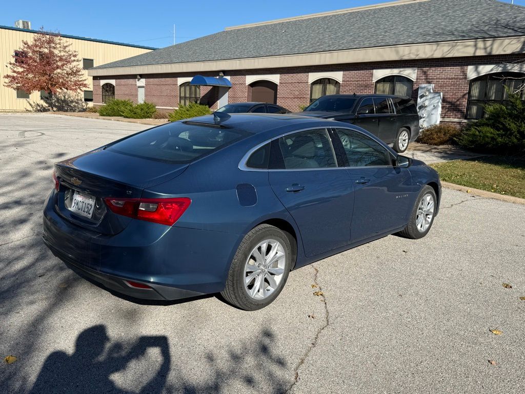 2024 Chevrolet Malibu 1LT photo 3