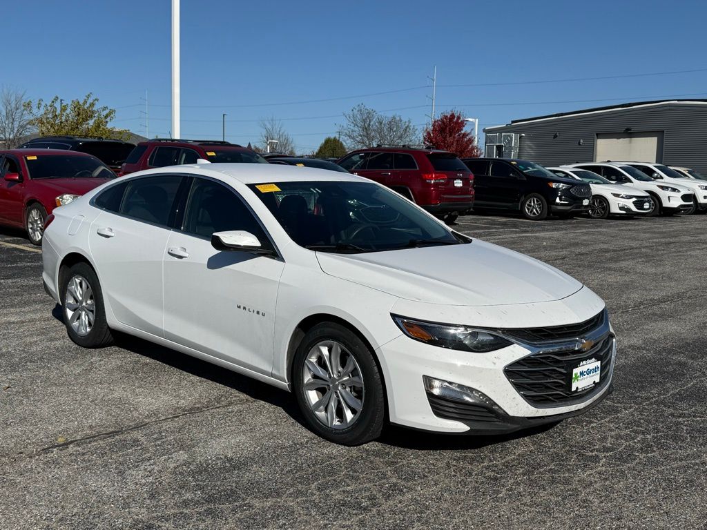2024 Chevrolet Malibu 1LT photo 2