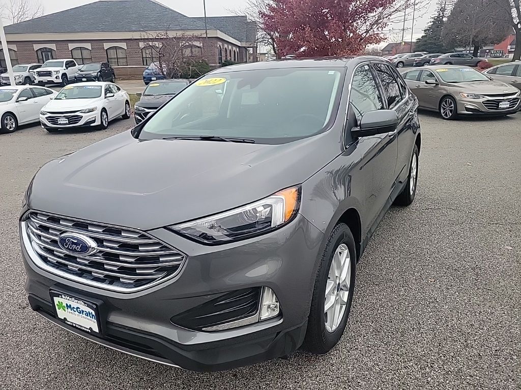 2022 Ford Edge SEL photo 2