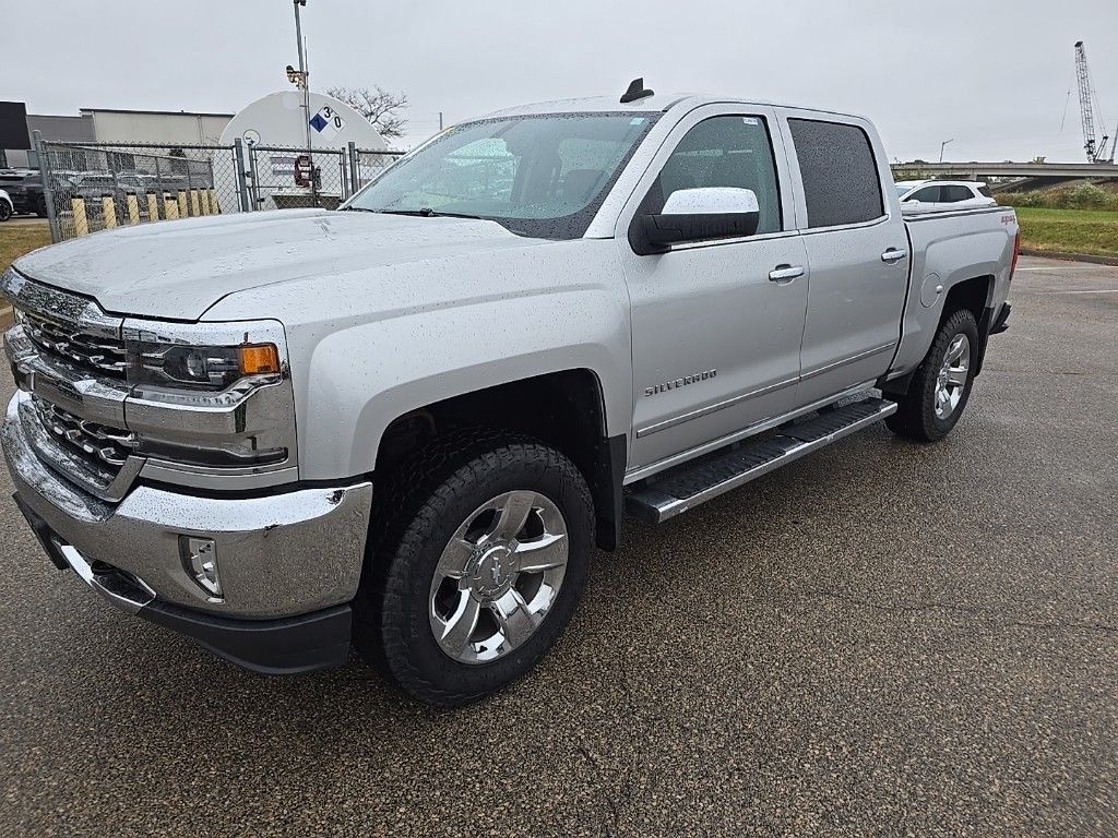 2018 Chevrolet Silverado 1500 LTZ photo 3