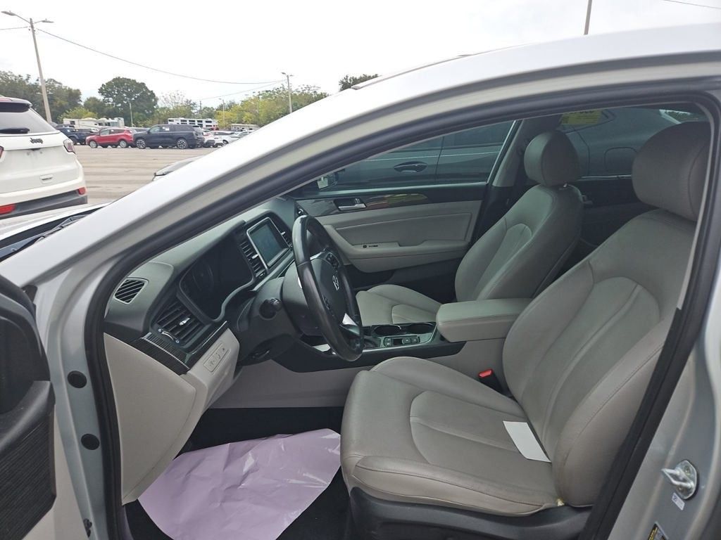 2019 Hyundai Sonata Hybrid Limited photo 3