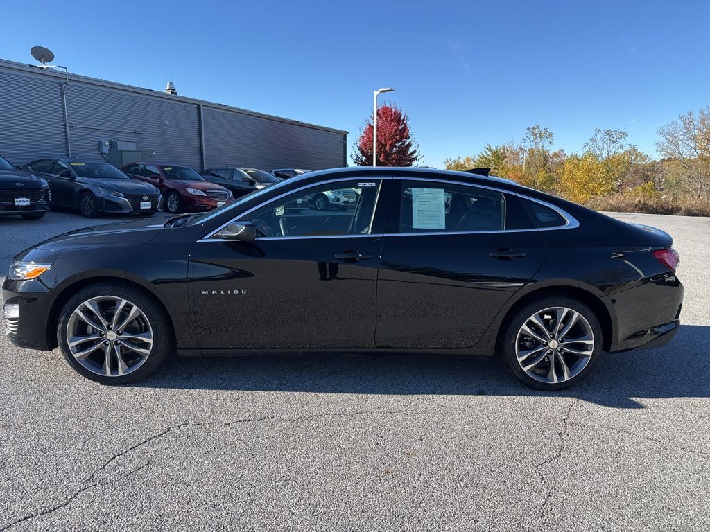 2024 Chevrolet Malibu Premier 2LT photo 2