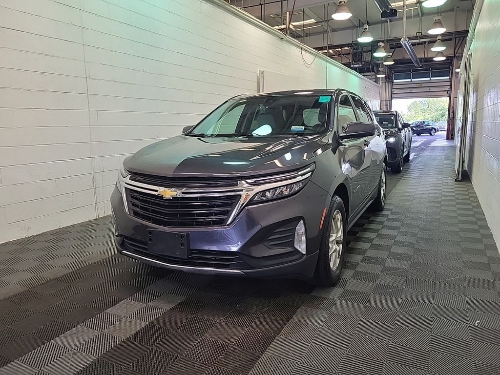 2022 Chevrolet Equinox LT photo 3