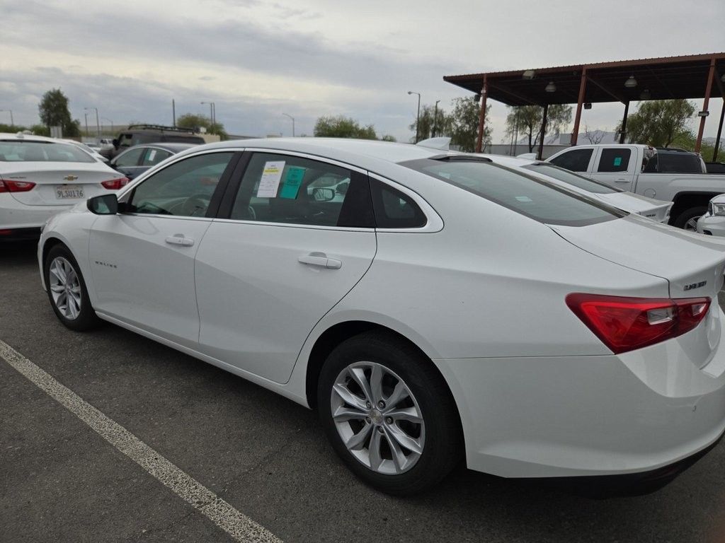 2024 Chevrolet Malibu 1LT photo 3