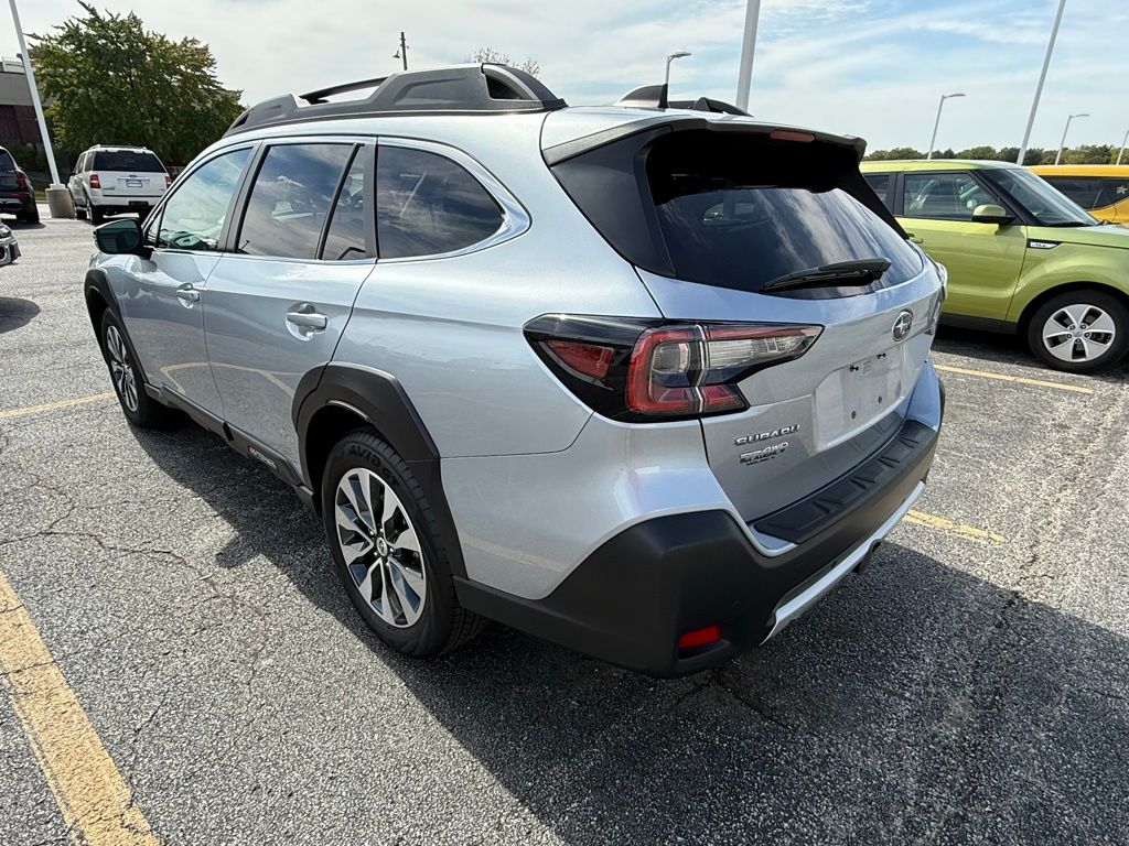 2023 Subaru Outback Limited photo 3
