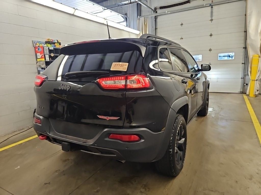 2018 Jeep Cherokee Trailhawk photo 2