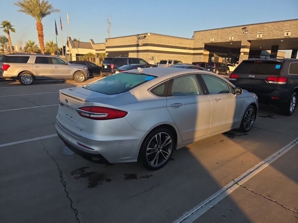2019 Ford Fusion Titanium photo 2