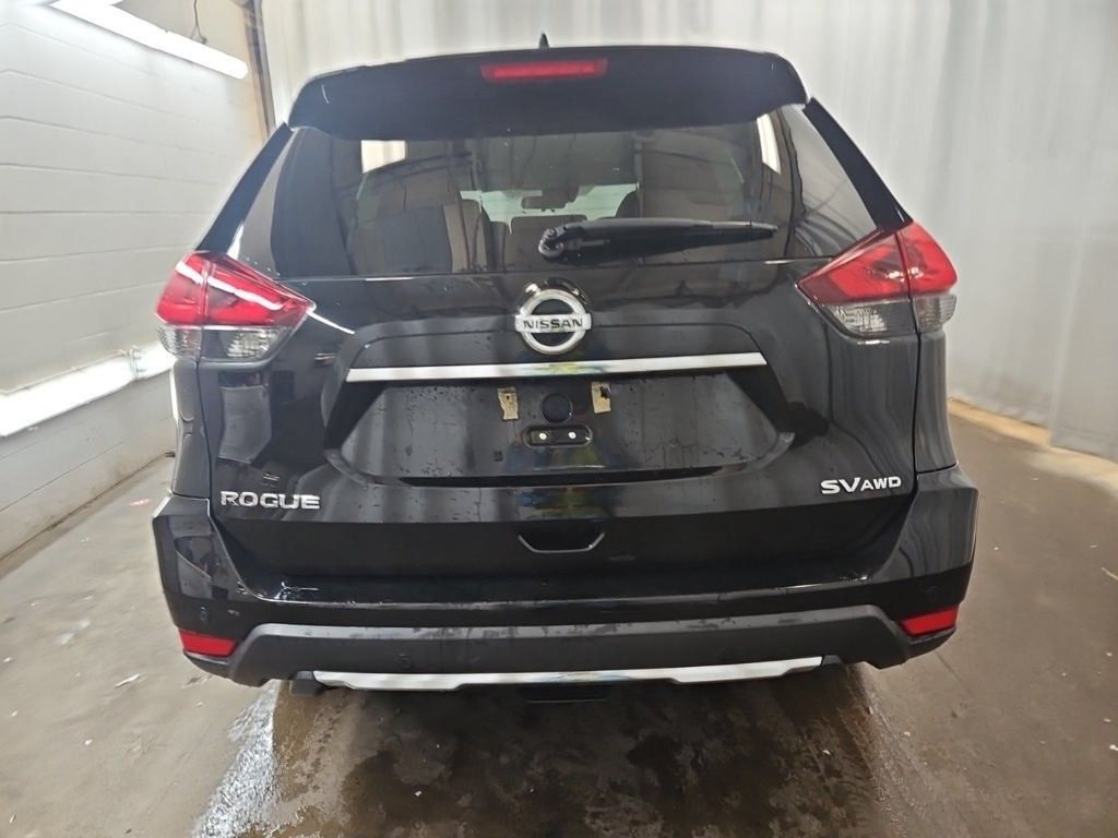 2019 Nissan Rogue SV photo 4