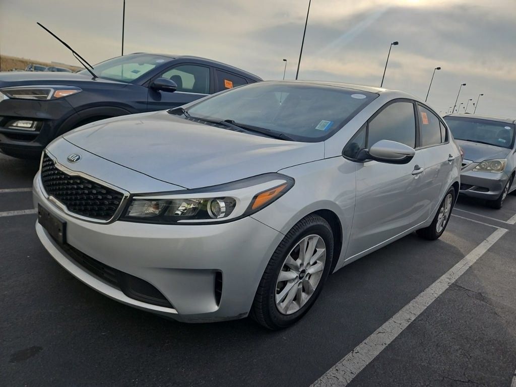 2017 Kia Forte LX photo 2