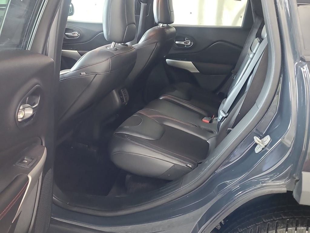 Used 2017 Jeep Cherokee Trailhawk SUV