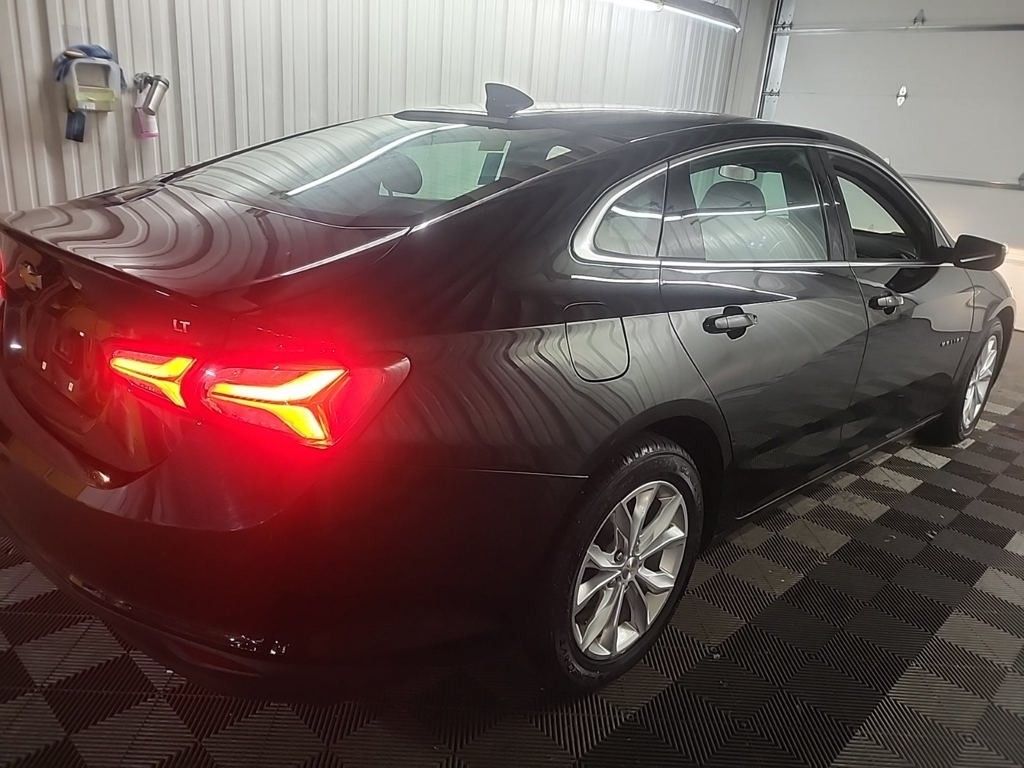 2021 Chevrolet Malibu 1LT photo 4