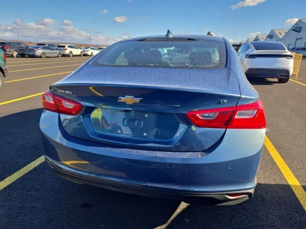 2024 Chevrolet Malibu 1LT photo 4