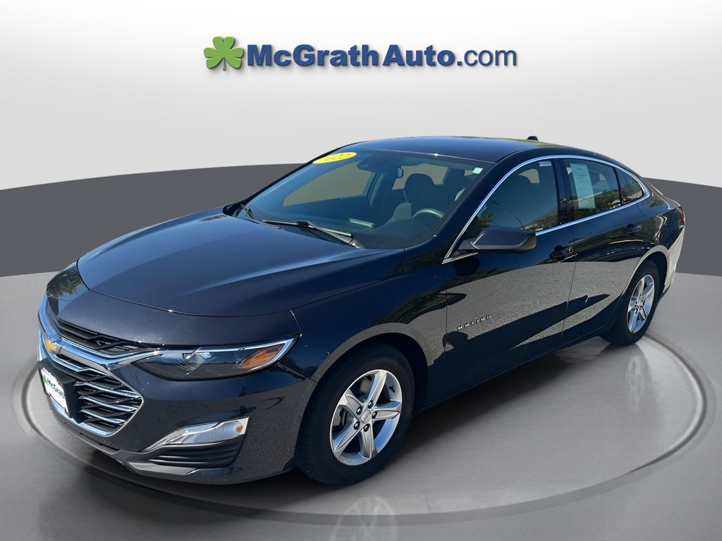 2022 Chevrolet Malibu LS photo 3