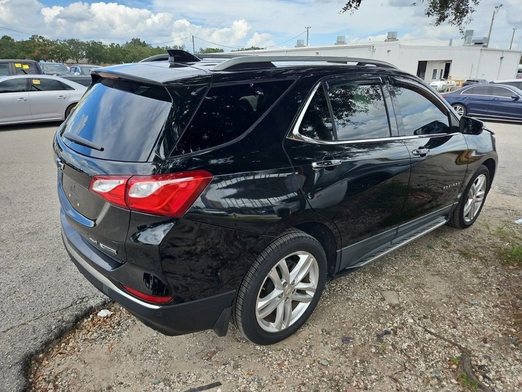 2018 Chevrolet Equinox Premier photo 2