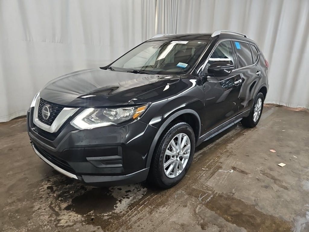 2019 Nissan Rogue SV photo 2