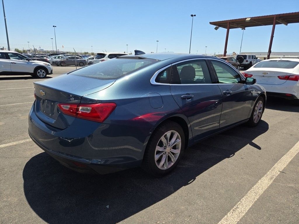 2024 Chevrolet Malibu 1LT photo 2