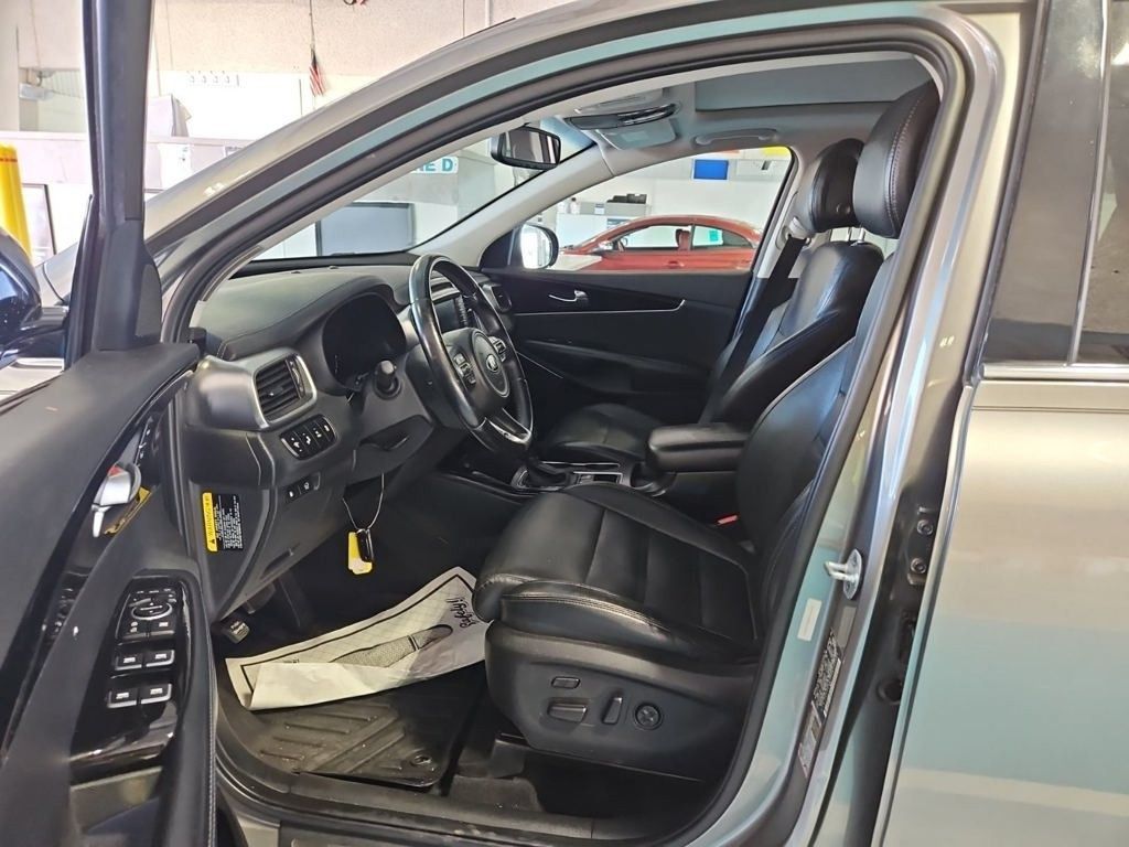 2016 Kia Sorento SX photo 2