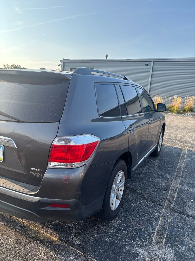 2011 Toyota Highlander Base photo 3
