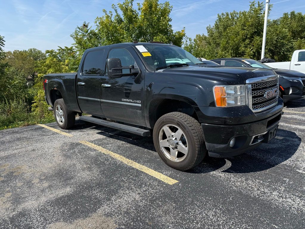2012 Gmc Sierra Denali photo 2