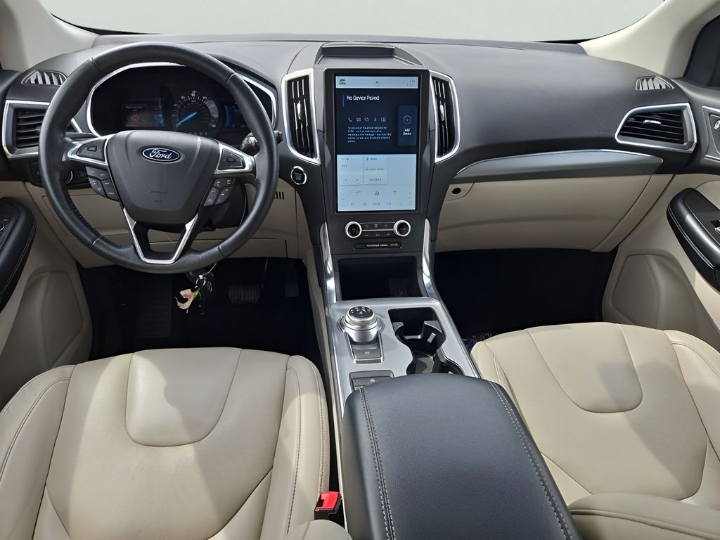 2021 Ford Edge Titanium photo 3