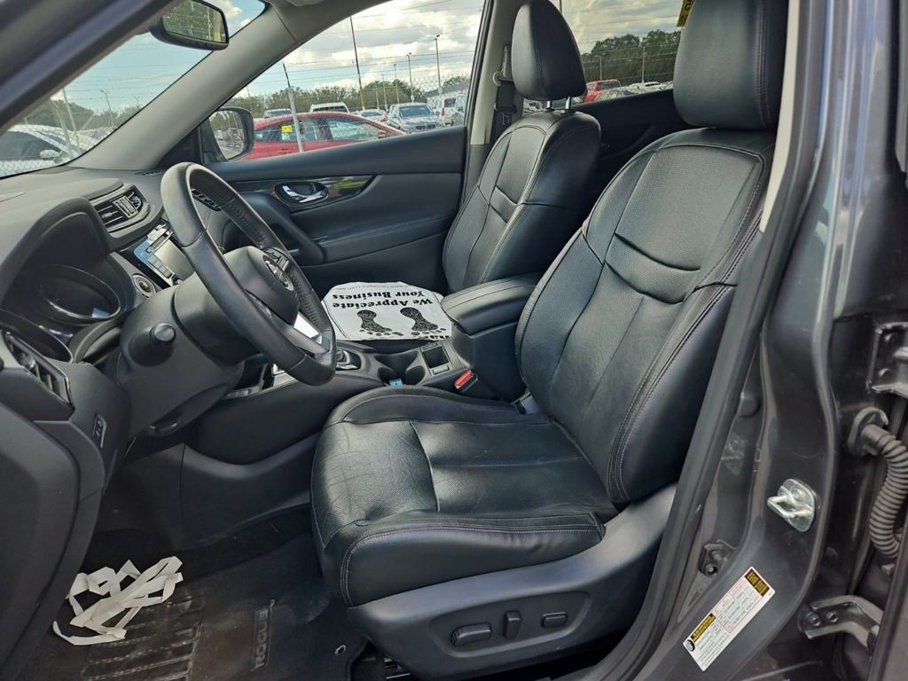 2019 Nissan Rogue SL photo 3
