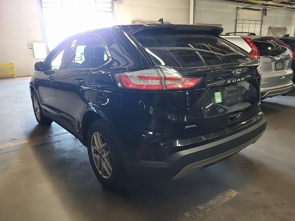 2023 Ford Edge SEL photo 4