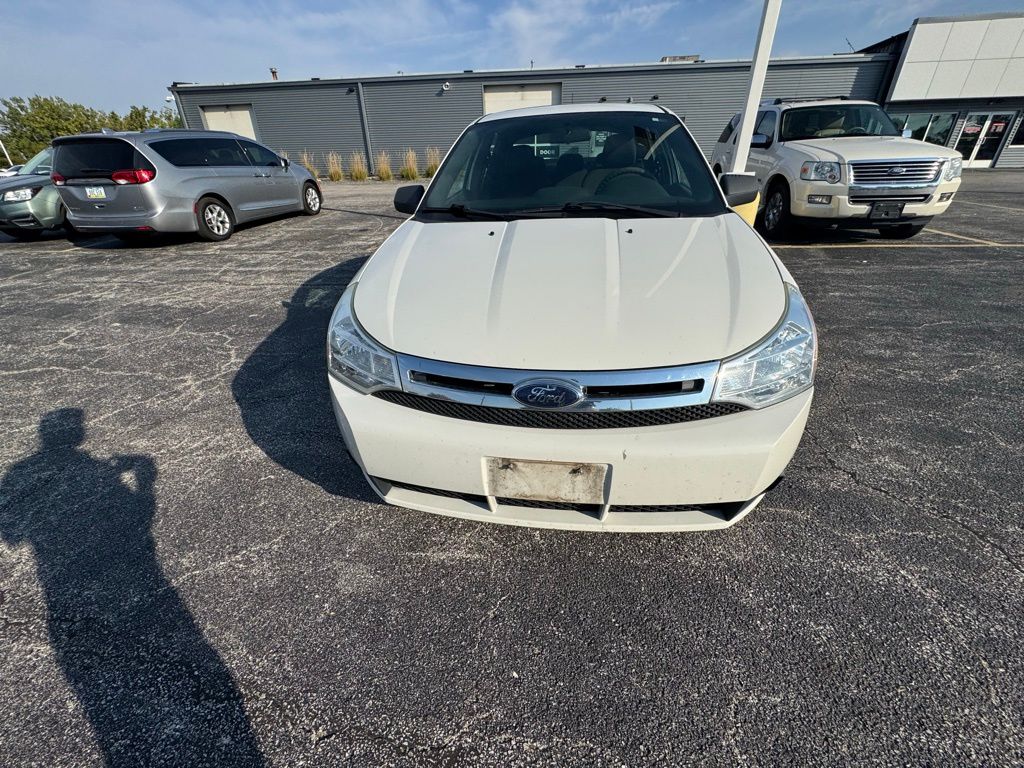 2010 Ford Focus SE photo 4
